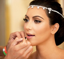 how to choose makeup artist for your wedding